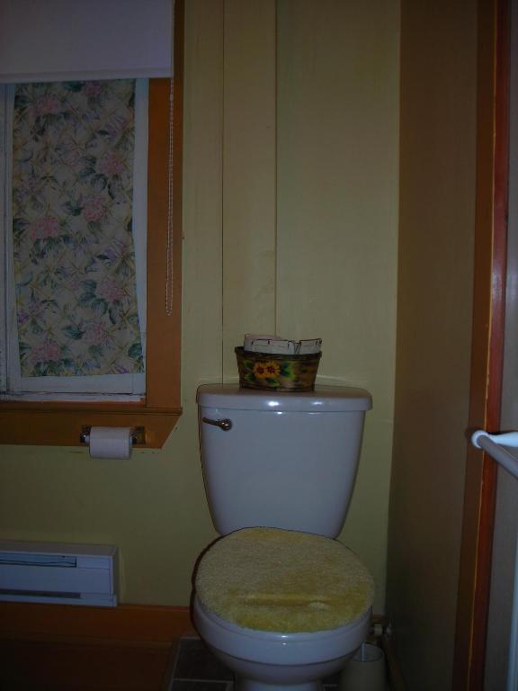 Gite Des Hauteurs Et Cafe De La Place Saint Zenon Bilik gambar